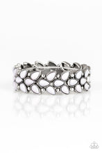 Load image into Gallery viewer, Vintage Venture - Silver
