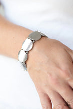 Load image into Gallery viewer, Metallic Spotlight - Silver

