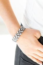 Load image into Gallery viewer, Vintage Venture - Silver
